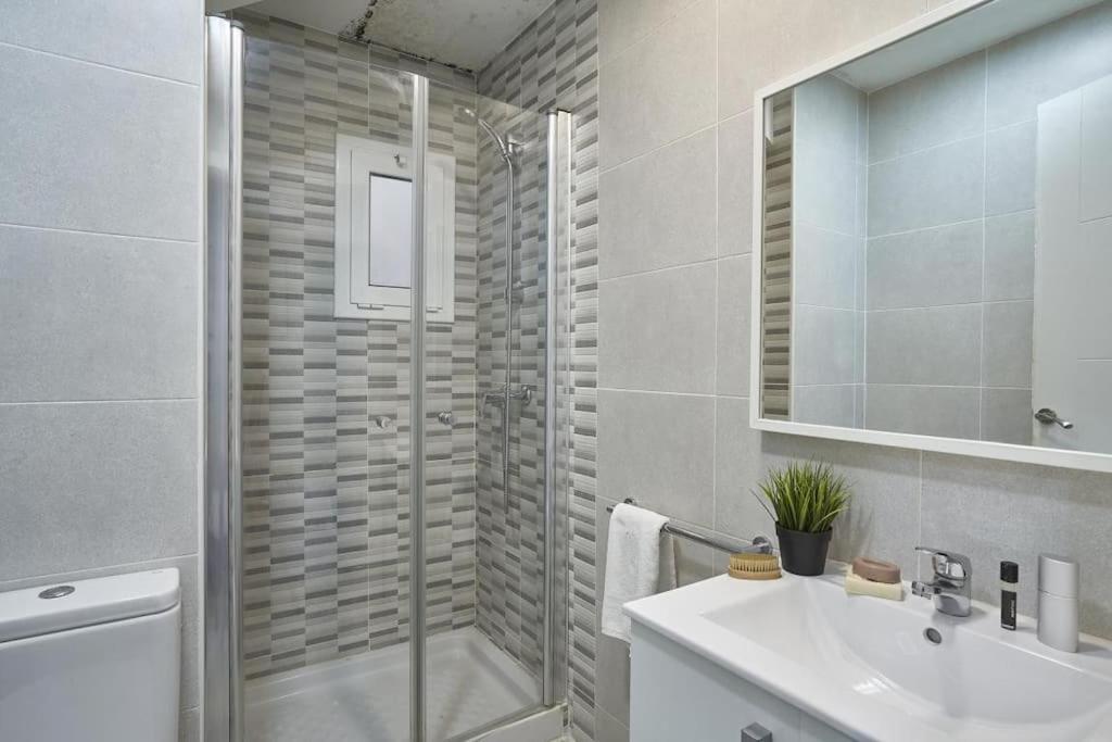 Bebarceloner Sant Andreu Apartments - 3 Bedrooms Exteriör bild